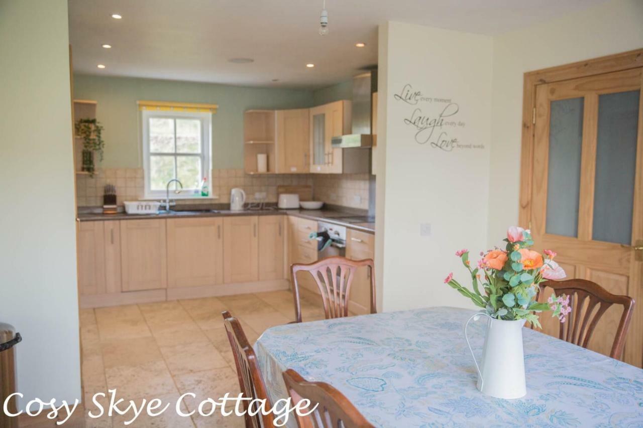 Kingsburgh Cosy Skye Cottage מראה חיצוני תמונה